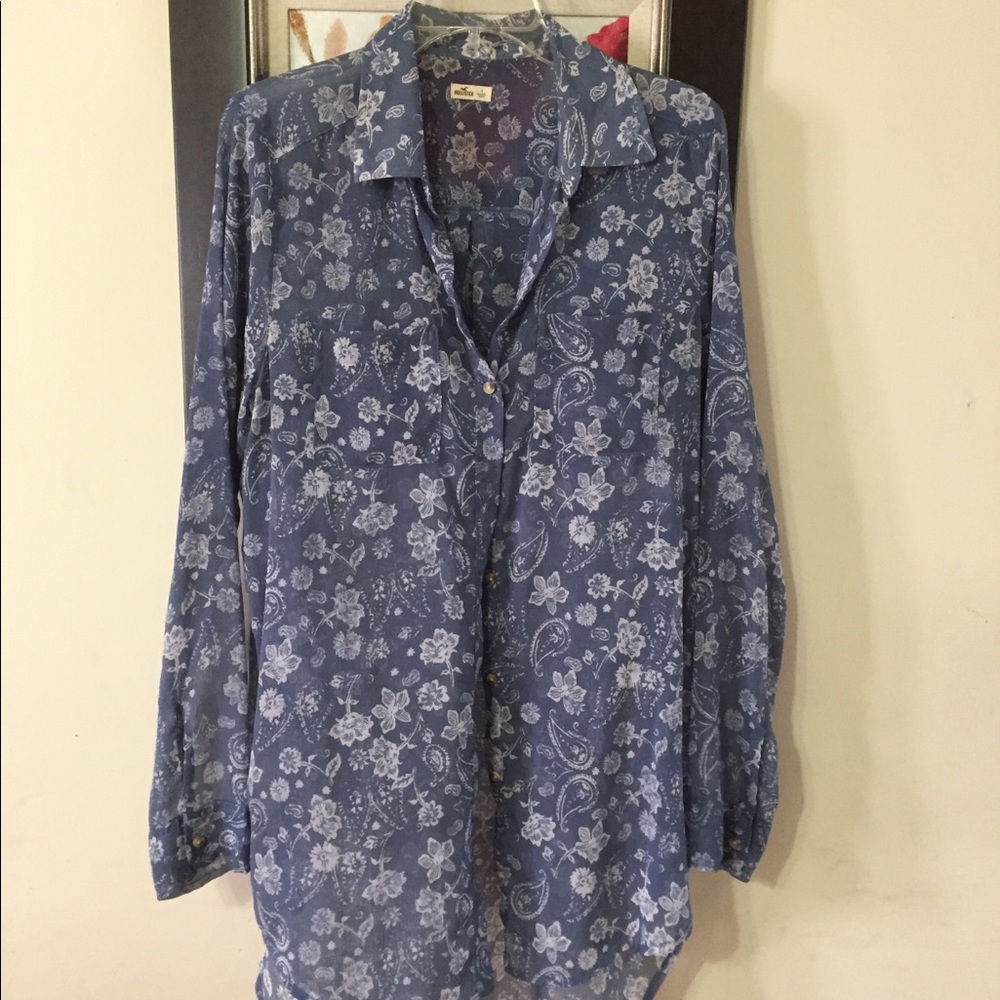 Holister shirt with bottoms very light